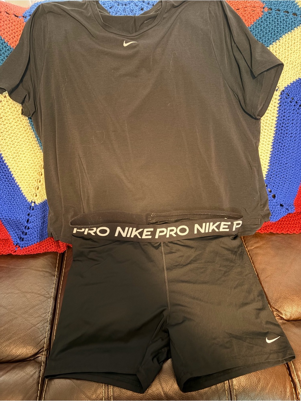 Nike Men’s Black Athletic Compression Shorts with Pro Waistband